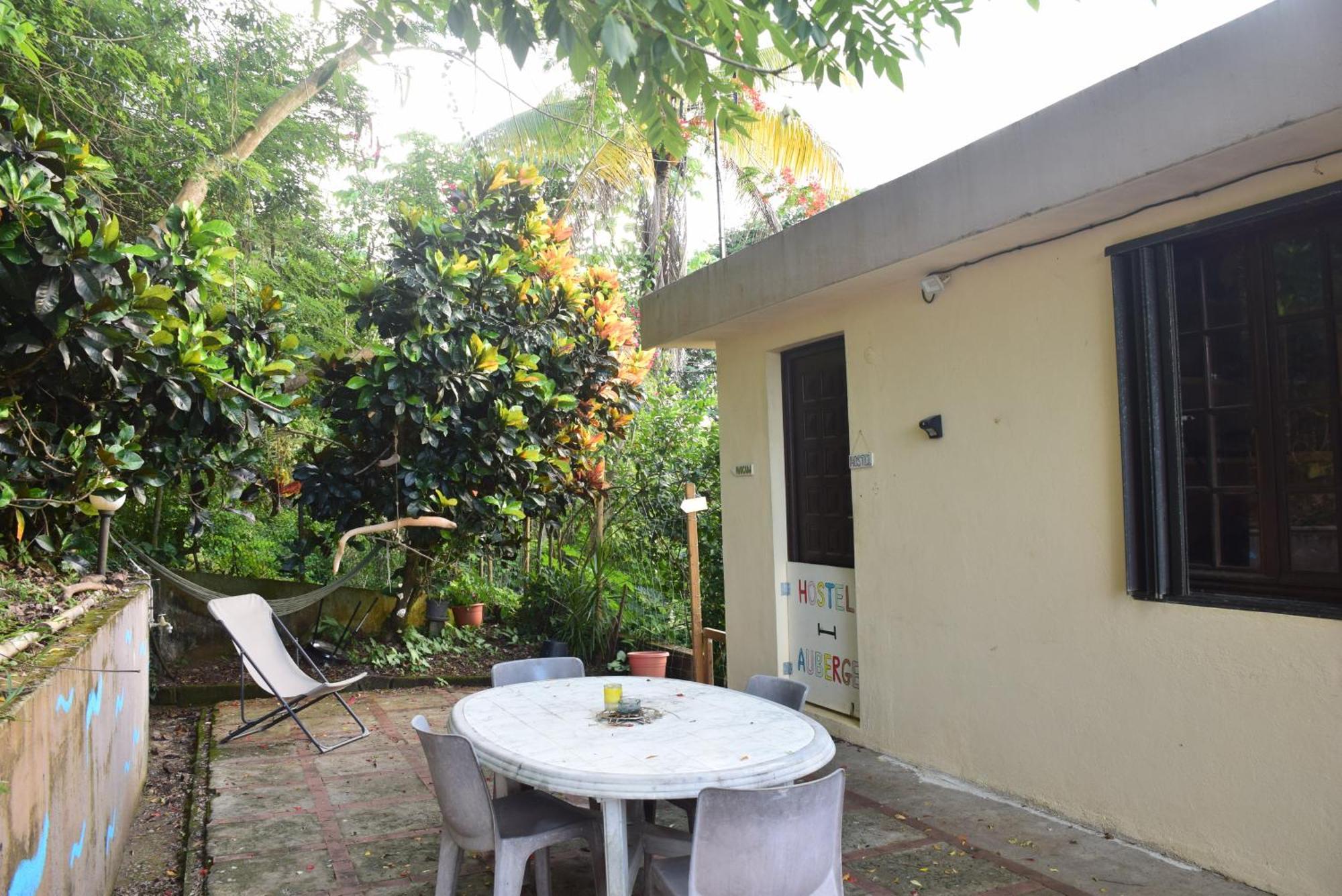 Top Hill Hostel- Martinique- Auberge Dortoir La Trinité Exteriér fotografie